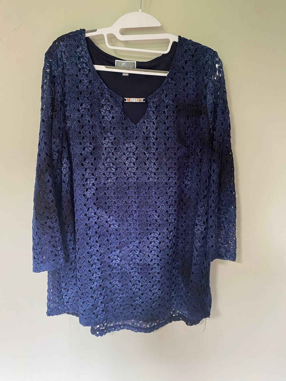 JM Collection Navy Ombre Crochet Lace Overlay V-Neck Metal Detail 3X
